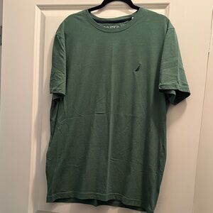 Nautica Men's Short Sleeve Tee in Forest Green